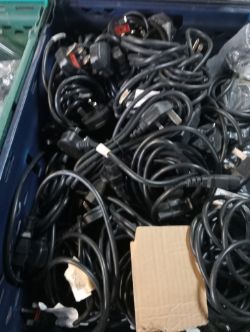 JOBLOT CRATE NUMBER 13 POWER CABLES