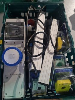 MIXED DIY TOOLS HOME PLUMBING ELECTRICAL JOBLOT CRATE IDEAL FOR RESELLERS D12