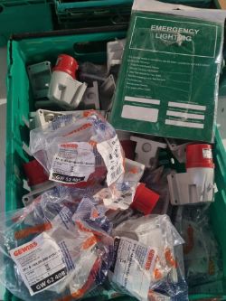 MIXED DIY TOOLS HOME PLUMBING ELECTRICAL JOBLOT CRATE IDEAL FOR RESELLERS D10