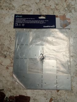 BASKET OF APPOX 40 ELVET GOODHOME ELVET T JOINT CONNECTOR BRACKETS
