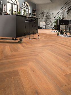 96 PACKS (118.84M2) KRONOTEX HERRINGBONE 8MM LAMINATE PISA OAK D3861 RRP £8,700!!!