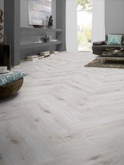 96 PACKS (118.84M2) KRONOTEX HERRINGBONE 8MM LAMINATE BORDEAUX OAK D3516 RRP £8,700!!!