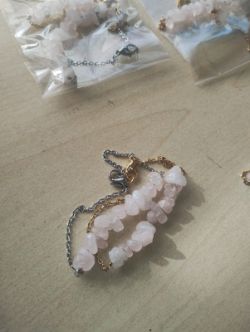 ROSE QUARTZ CRYSTAL CHIP SS GOLD AND SILVER BRACELET JOB LOT OF 45 - BRAND NEW