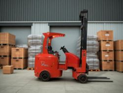 FLEXI G4 ARTICULATED VNA FORKLIFT – 2007**(INCLUDES CHARGER)**