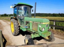 JOHN DEERE 2040S TRACTOR