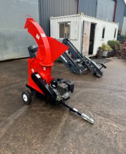 C600 WOODCHIPPER WITH ENGINE