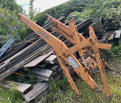 CASE 580K FRONT ARMS AND RAMS – BACKHOE / EXCAVATOR PARTS