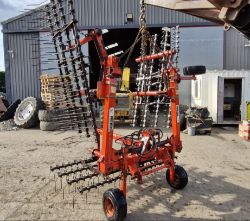 BROWNS FOLDING GRASS HARROWS