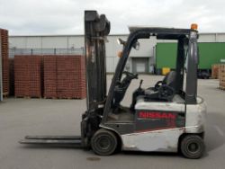 **(INCLUDES CHARGER)**2009 NISSAN JG1N1L16T ELECTRIC FORKLIFT – 1.6 TONNE – STANDARD MAST