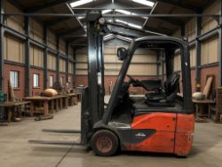 **(INCLUDES CHARGER)**LINDE E16C-02 ELECTRIC 3-WHEEL FORKLIFT