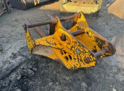 EXCAVATOR PALLET FORKS – ADJUSTABLE