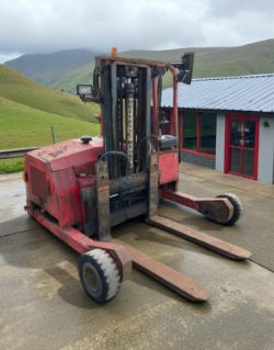 MOFFETT MOUNTY M1503 FORKLIFT