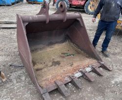 5 FT EXCAVATOR DIGGING BUCKET