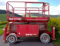 MEC 3772 ELECTRIC SCISSOR LIFT / CHERRY PICKER – 4X4 DIESEL