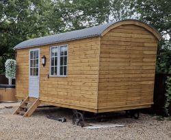 UNUSED SHEPHERDS HUT HOLIDAY HOMES – 3 AVAILABLE