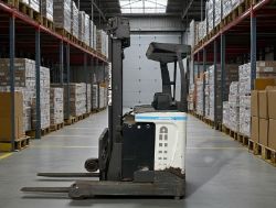 2018 ATLET ULS140DTFVRE620 REACH TRUCK **(INCLUDES CHARGER)**