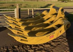 UNUSED RAKE BUCKET – 80MM PINS – SUIT 20 TON EXCAVATOR