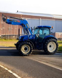 2015 NEW HOLLAND T6.165 TRACTOR C/W LOADER