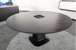USED 1500MM SENATOR CIRCULAR TABLE WITH CENTRAL POWER