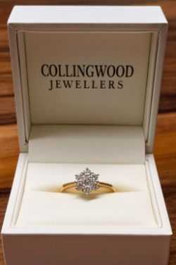 0.50CT DIAMOND CLUSTER DRESS/COCKTAIL RING. 18CT YELLOW GOLD + GIFT BOX + VALUATION CERT OF £2295