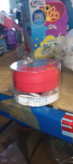 PALLET OF 900 X NEW RED BLUETOOTH WIRELESS WATER RESISTANT RECHARGEBALE SPEAKERS