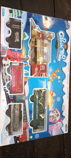 CLASSIC TRAIN CHRISTMAS SET