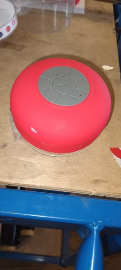 PALLET OF 850 X BRAND NEW RED BLUETOOTH WATER RESISTANT SPEAKERS