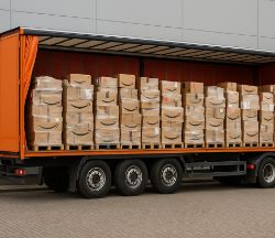 TRUCKLOAD - AMAZON ELECTRICAL FURNITURE GENERAL MIX HOUSEHOLD RETURNS CHOSEN AT RANDOM