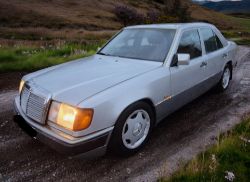 MERCEDES 230E AUTO – 1992>>--NO VAT ON HAMMER--<<