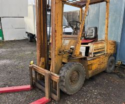 KOMATSU FO25 FORKLIFT