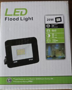 BULK LOT OF 60 LED FLOODLIGHTS 20W MASSIVE RE SALE POTENTIAL