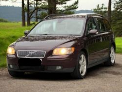 VOLVO V50 SE D (E4) 2.0 DIESEL MANUAL 5DR (2005)>>--NO VAT ON HAMMER--<<