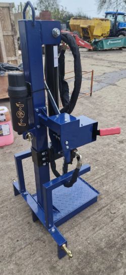SAMSON LOG SPLITTER