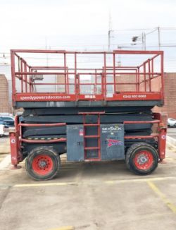 2013 SKYJACK 8841 SCISSOR LIFT