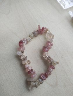 GOLD RUT + STRAWBERRY QUARTZ CRYSTAL CHIP BRACELET JOB LOT OF 16 - BRAND NEW