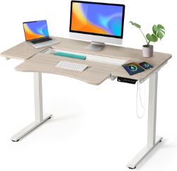 BRAND NEW ELECTRIC HEIGHT ADJUSTABLE SIT/ STAND DESK IN LIGHT WOOD X 16 PCS