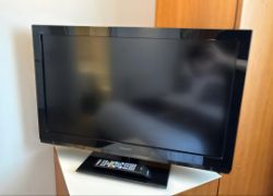 PANASONIC 32INCH TV BUILD IN FREEVIEW USB COMES WITH REMOTE