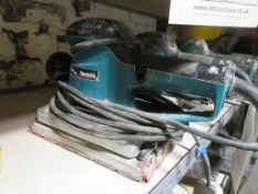 Makita B04900V sander, 110v