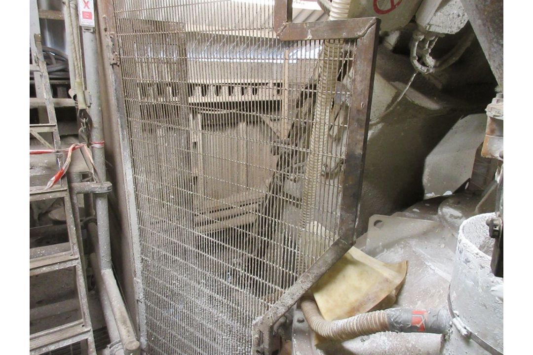 Concrete steel framed batching plant. All-inclusive Lot: Bid for lots 20 to 20D as a whole. - Image 21 of 26