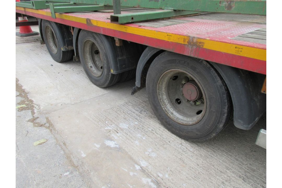Montracon tri-axle step frame trailer ID No. SMRF3ASXXAJ117186, ID Mark C417691 (2016) gross - Image 6 of 9