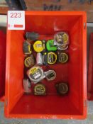 Quantity of various size tape measures