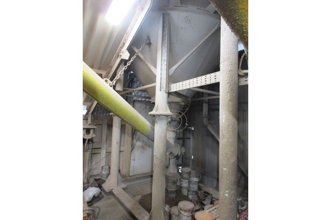 Concrete steel framed batching plant. All-inclusive Lot: Bid for lots 20 to 20D as a whole. - Image 18 of 26