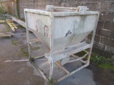 Un-named lift hopper, SWL 2.2t