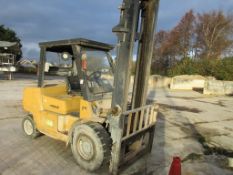 CAT DP45K diesel dual mast forklift truck with stick shift, serial no. E719D 80274 (2004), 4500kg