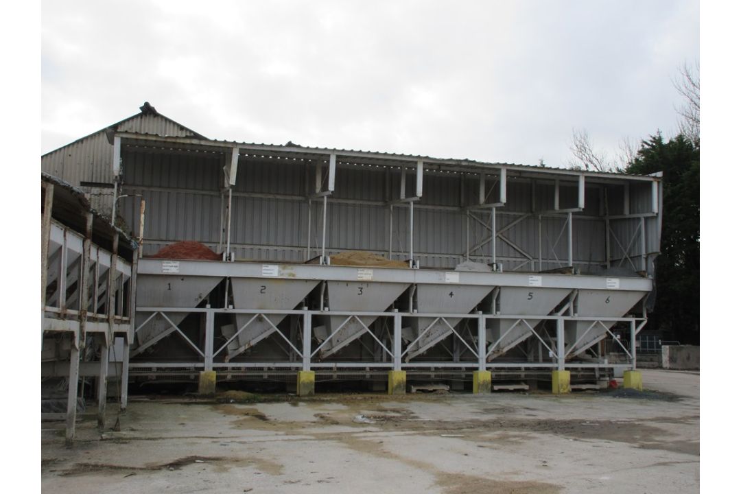 Concrete steel framed batching plant. All-inclusive Lot: Bid for lots 20 to 20D as a whole. - Image 2 of 26