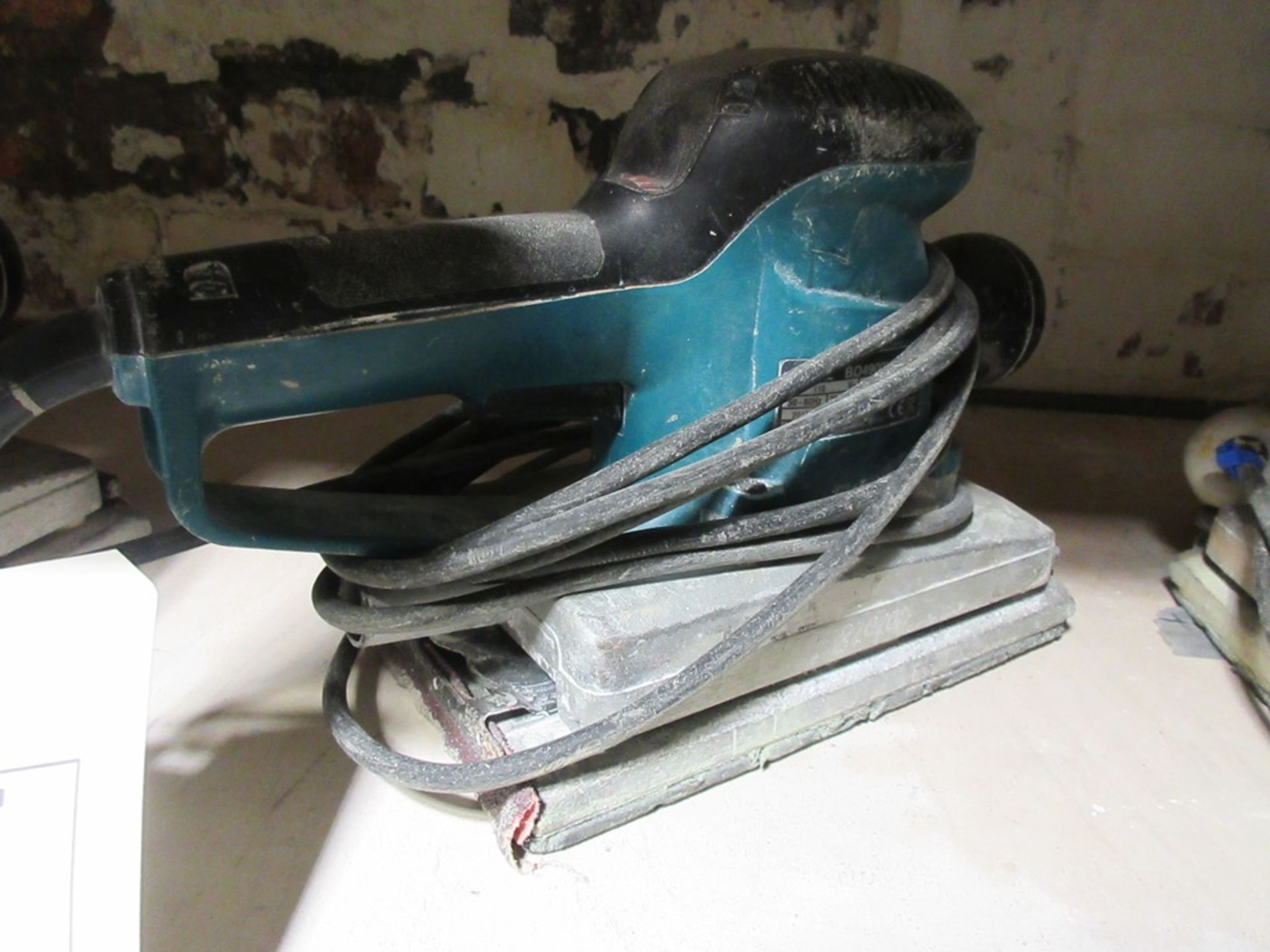 Makita B04900V sander, 110v