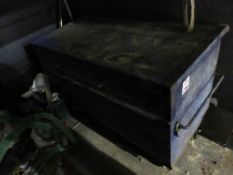 Circa 600 x 1290mm mobile site box (no key)