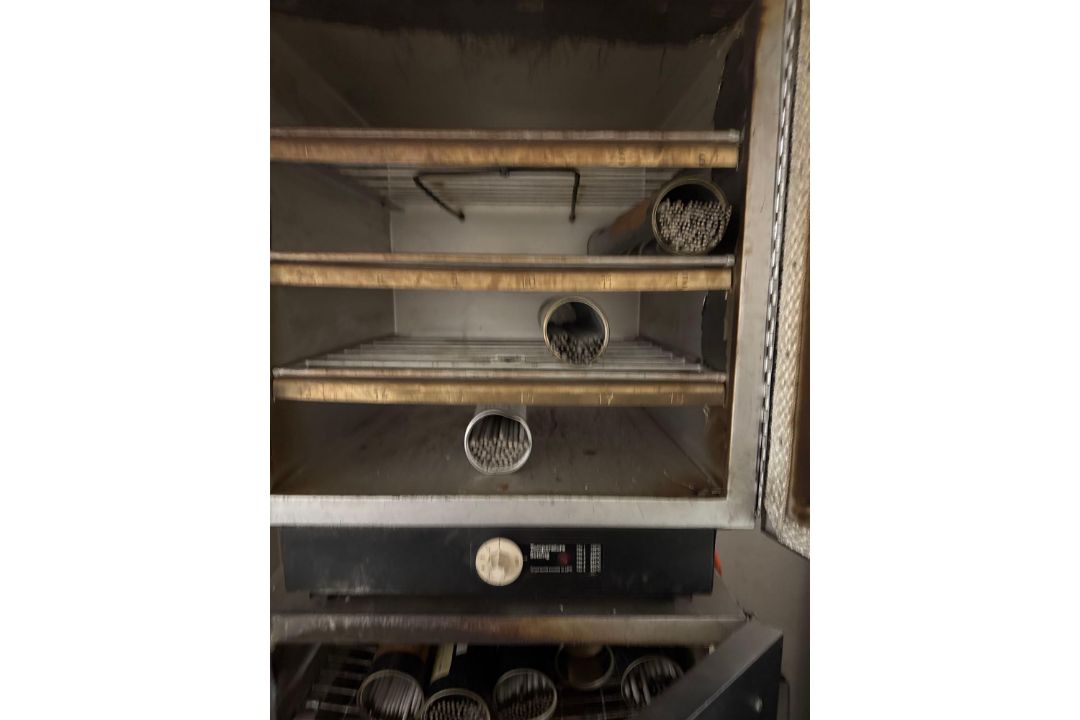 Miter Welding Products Ltd 506 welding rod oven c/w welding rods - Image 2 of 4