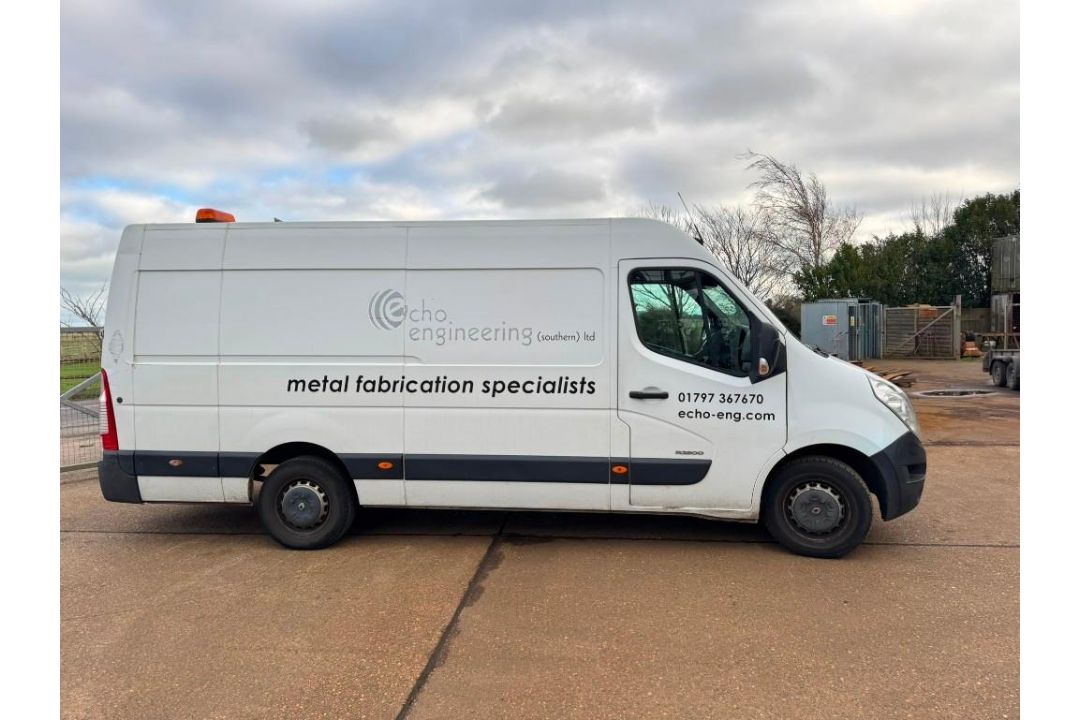 Renault Master MWB diesel MML 35 dci 100 medium roof panel van RWD (2011) - Image 4 of 9