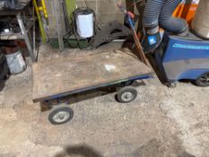 Mobile flat bed trolley